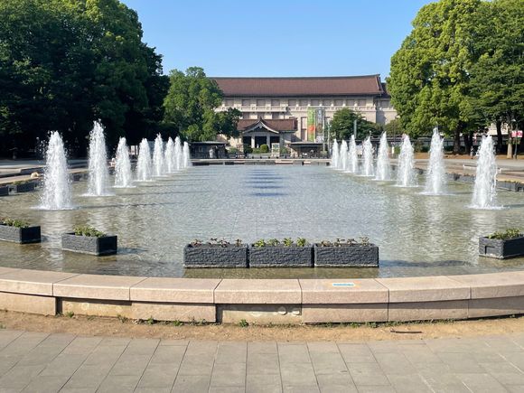 Reflection pool in front of the Tokyo National Museum