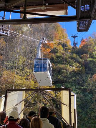 The cable car taking us up to the first landing 