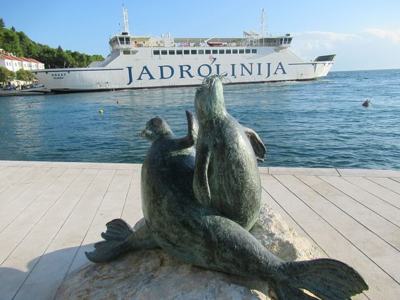 Nice little seal statue and a view of our ferry