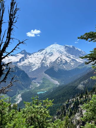 Emmons glacier vista from Silver Forest Trail 