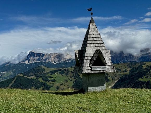 Top of Boè station, looking north