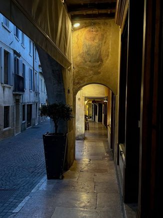 The colonnaded Via Robert Browning