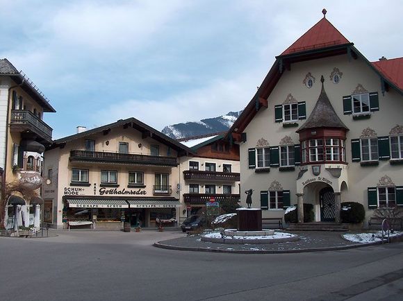 St. Gilgen, totally deserted in early afternoon.
