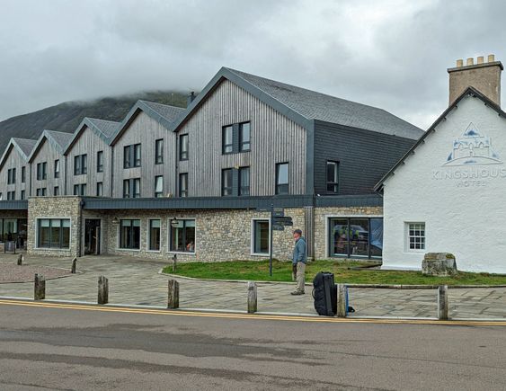 Front entrance to the hotel