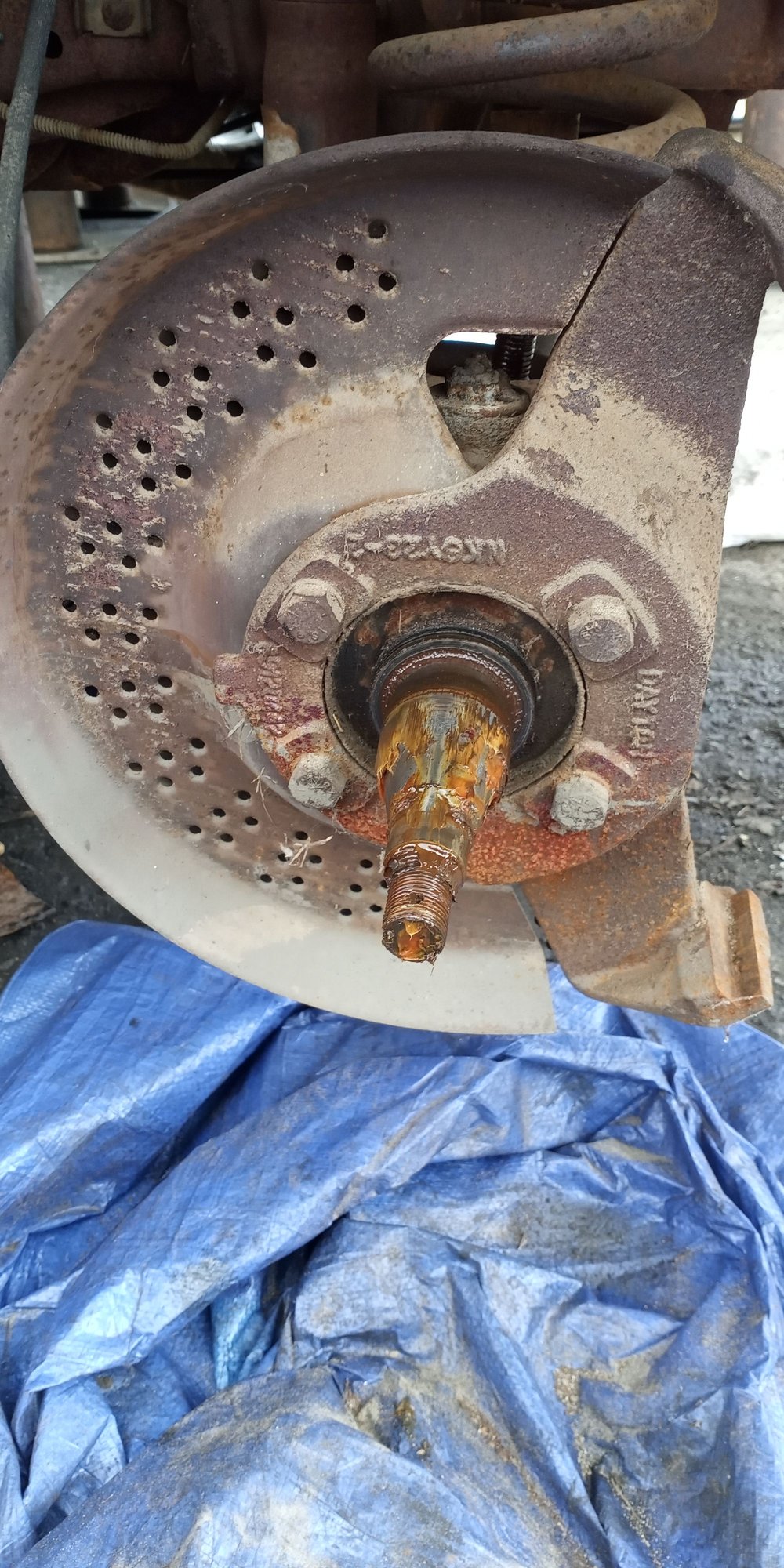 6772 F250 with factory dual piston disc brakes help with booster and