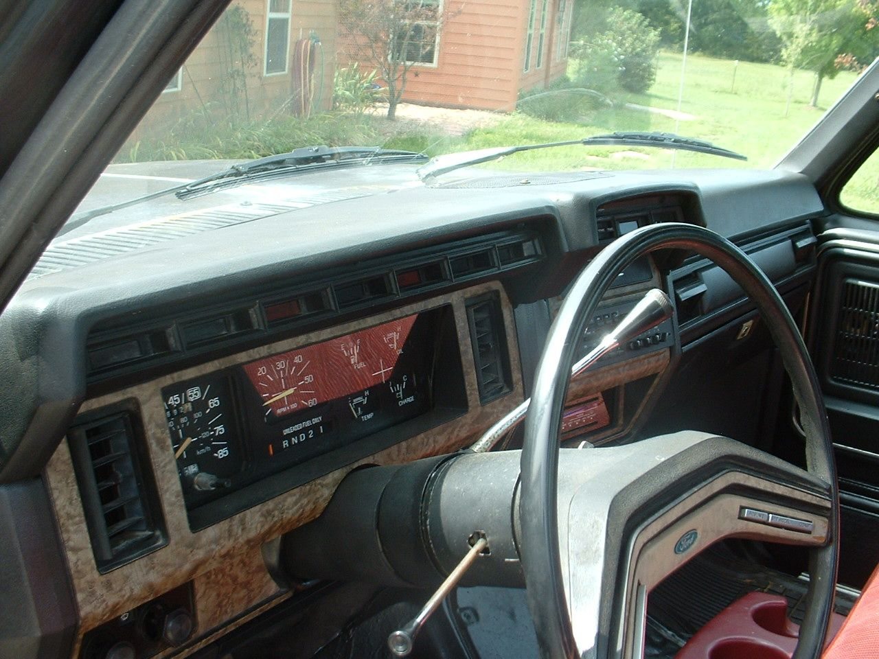 1986 Ford F-150 - 1986 F150 4.9L , c6 auto., 3.08 rear end ratio, Factory air cond. - Used - VIN 1FTDF15Y7GNA8 - 78,000 Miles - 6 cyl - 2WD - Automatic - Truck - Blue - Versailles, MO 65084, United States