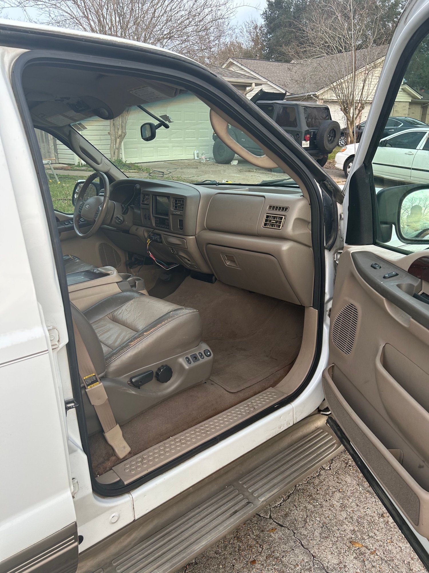 2004 Ford Excursion - 2004 1 Owner 2WD Ford Excursion - Used - VIN 1FMNU44PX4ED58784 - 223,000 Miles - 8 cyl - 2WD - Automatic - SUV - White - Houston, TX 77084, United States