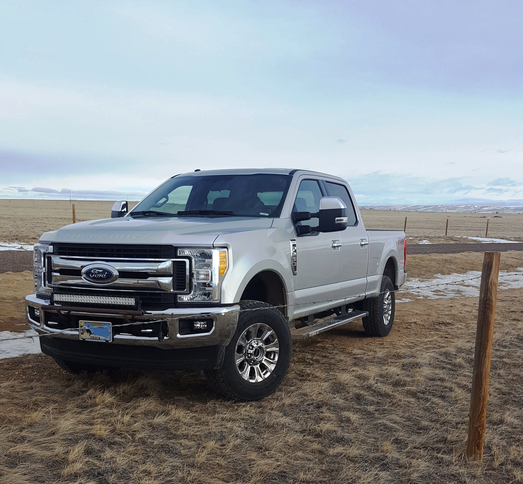 2017 Ford F-250 Super Duty - 2017 F250 CC XLT Premium FX4 6.2L only 15K miles - Used - VIN 1FT7W2B6XHEE95820 - 14,500 Miles - 8 cyl - 4WD - Automatic - Truck - Silver - Laramie, WY 82070, United States