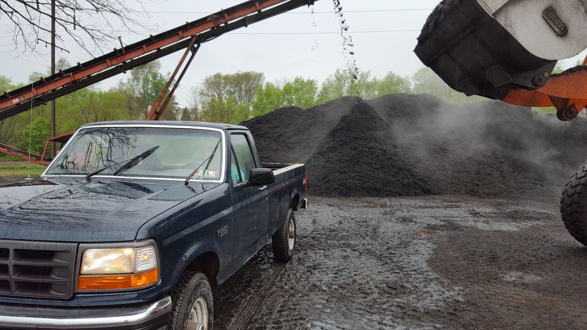 How do you fit 3 yards of mulch in the back of an 8 foot bed? Ford