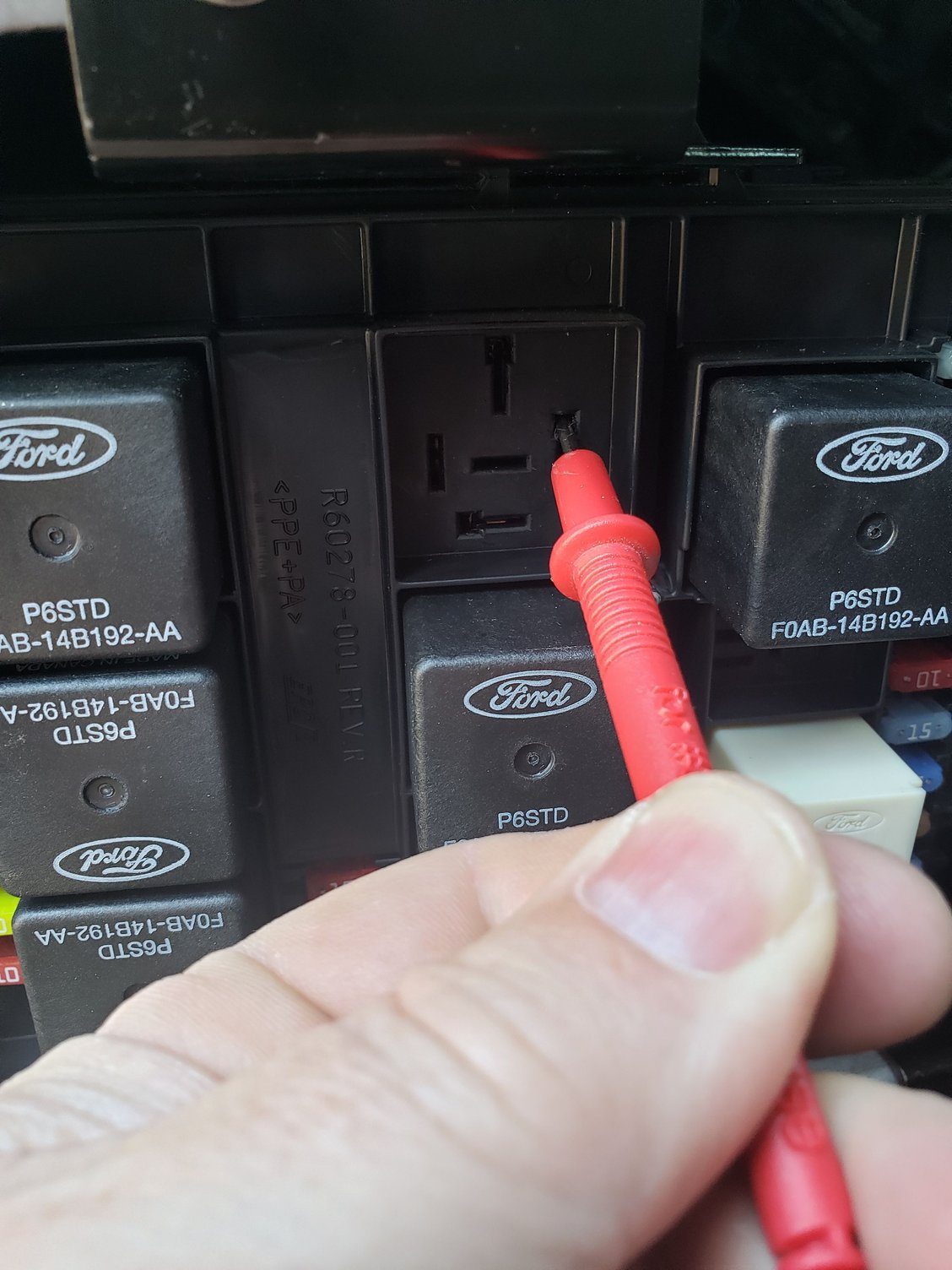 Wiring Diagram for rear window defrost circuit 2002-2005 EATC - Ford