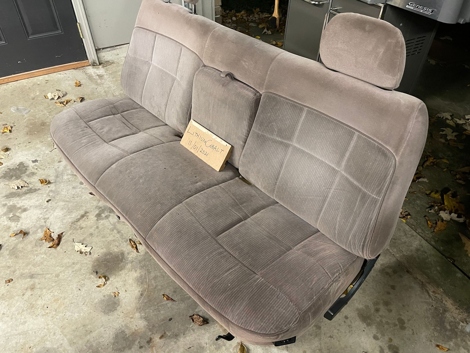 Interior/Upholstery - OBS bench seat - Used - 1992 to 1996 Ford 1/2 Ton Pickup - 1992 to 1997 Ford 3/4 Ton Pickup - 1992 to 1997 Ford 1 Ton Pickup - Fort Wayne, IN 46804, United States