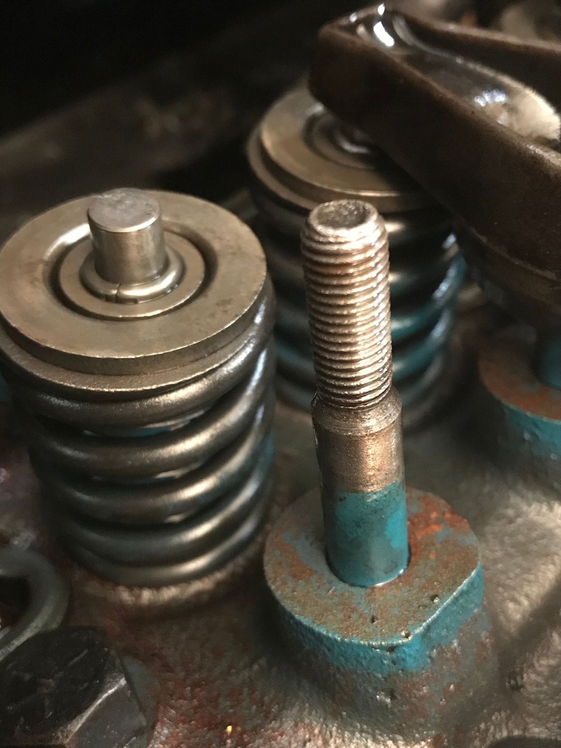 Rocker arms coming loose immedietly after adjustment Page 2 Ford