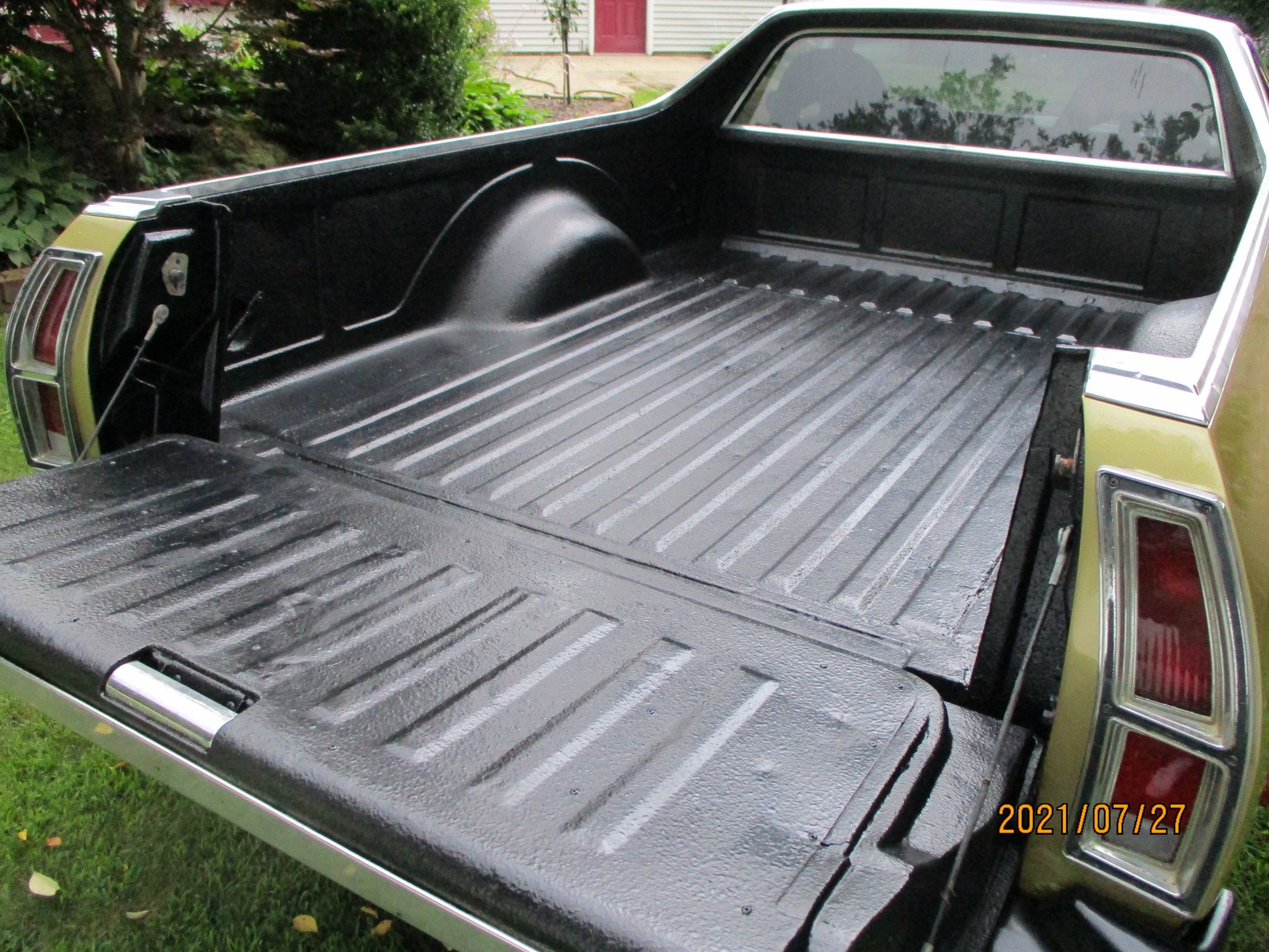 1972 Ford Ranchero - 1972 Ford Ranchero with matching numbers 429 motor - Used - VIN 2A49N307292 - 22,000 Miles - 8 cyl - 2WD - Automatic - Truck - Gold - West Springfield, MA 01089, United States