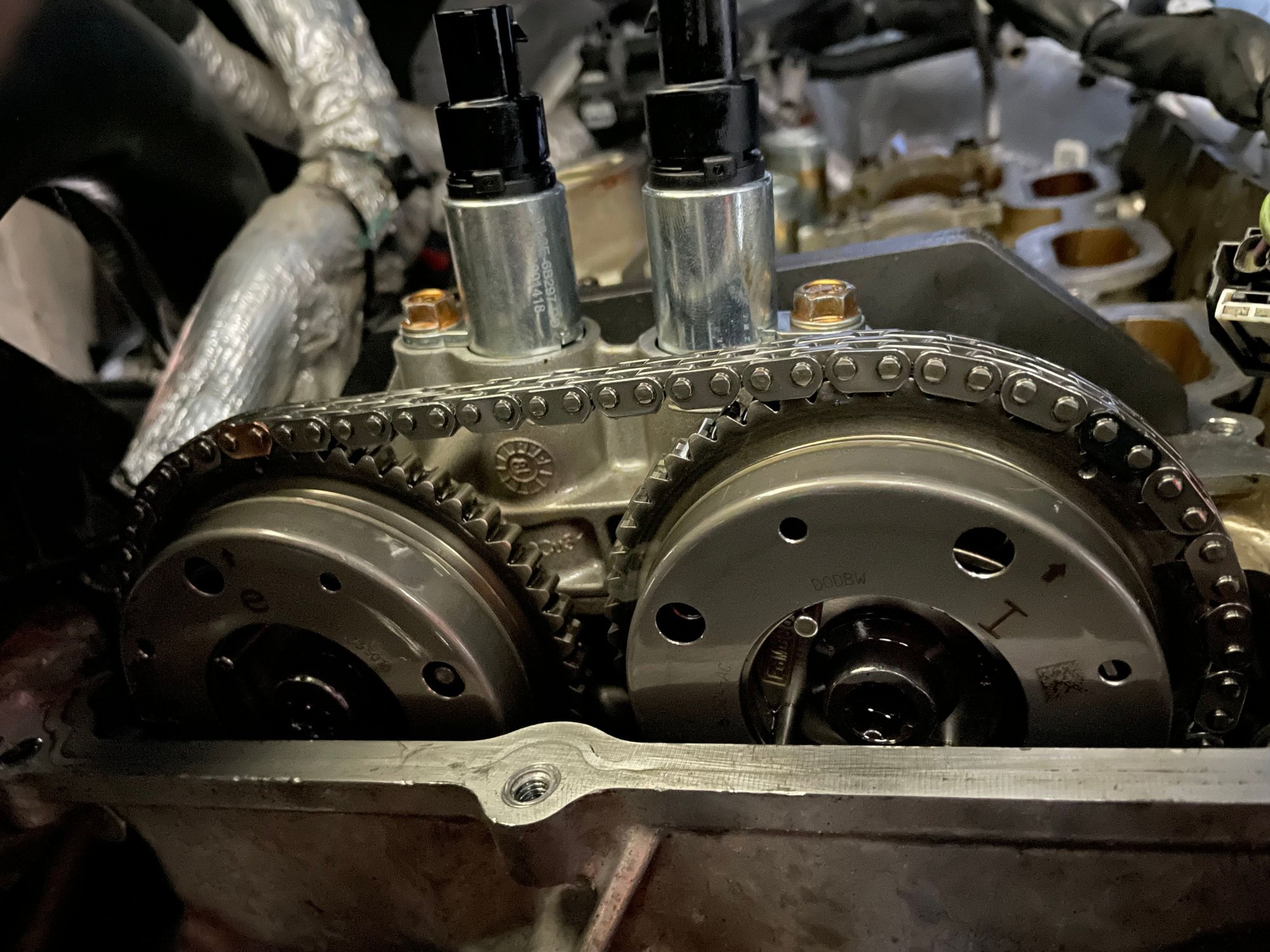 Timing marks w/ camshaft locking tool