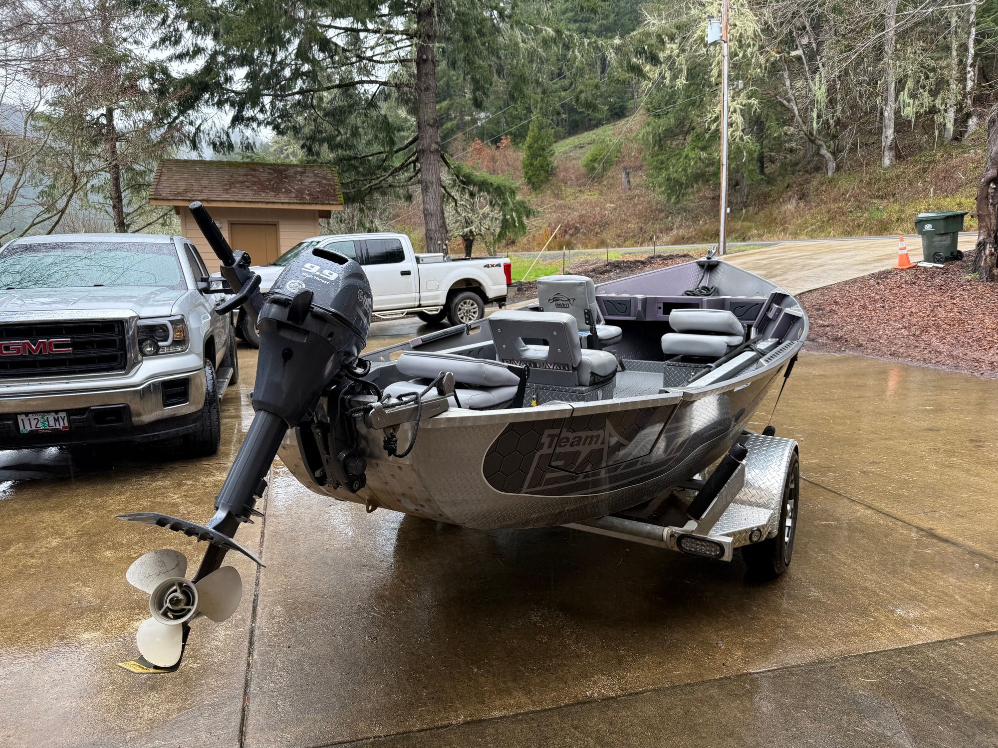 9.9 Yamaha 4 stroke kicker 
