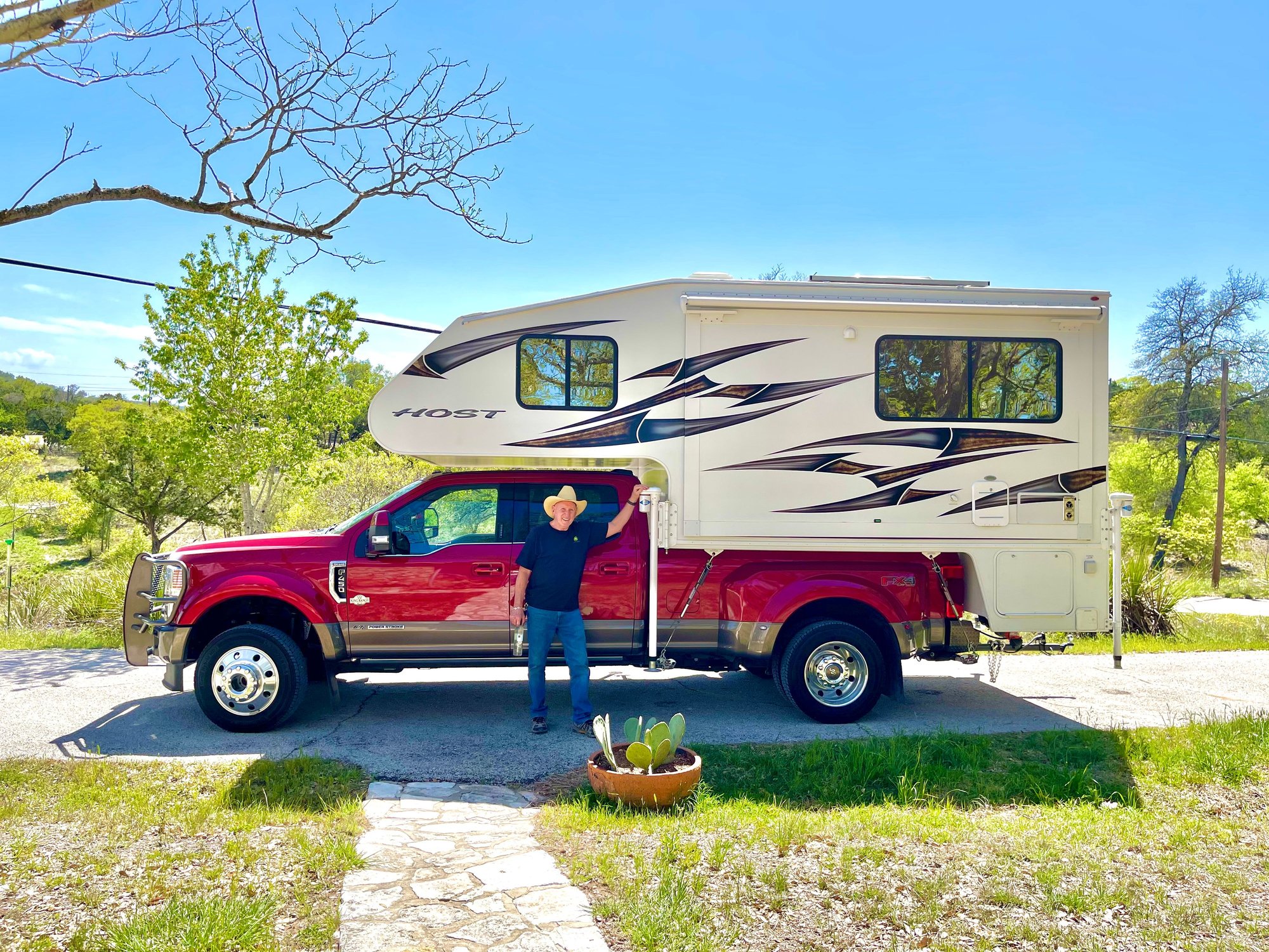 2020 F 450 King Ranch, Host Mfg Mammoth 5990 in travel weight
