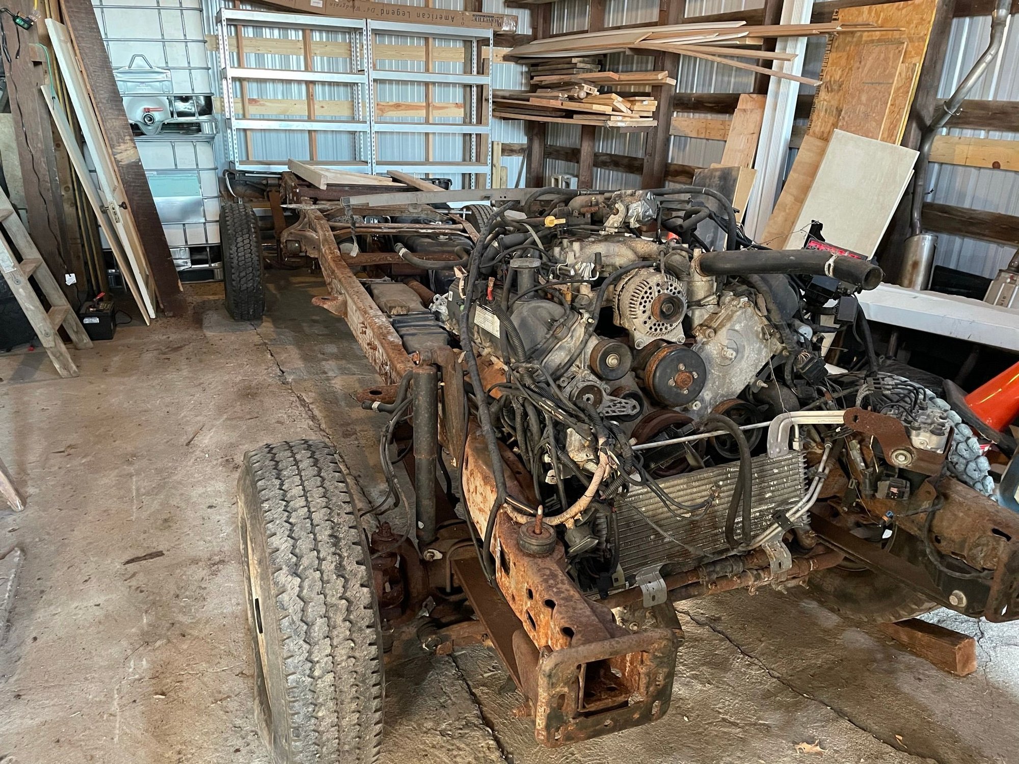 2001 F250 V10 4WD Crewcab complete drivetrain and frame. Ford Truck