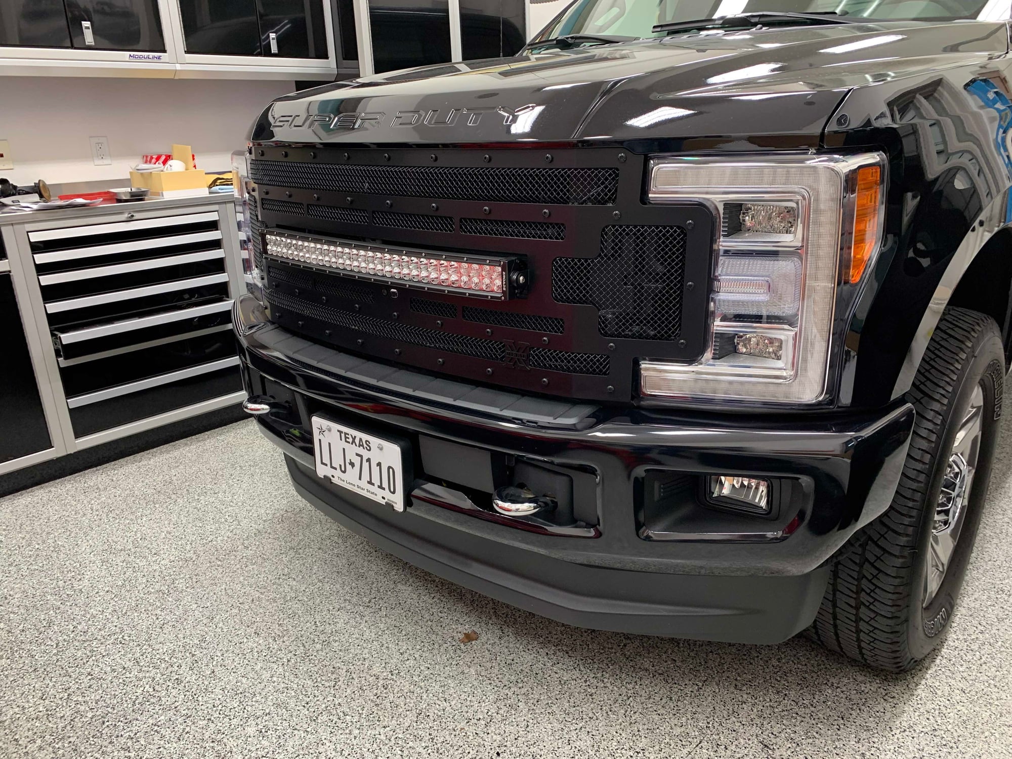 Exterior Body Parts - Super Duty T-Rex Stealth Torch Grille with 30in ZROADZ LED Light Bar - Used - 2017 to 2019 Ford F-250 Super Duty - 2017 to 2019 Ford F-350 - Austin, TX 78732, United States