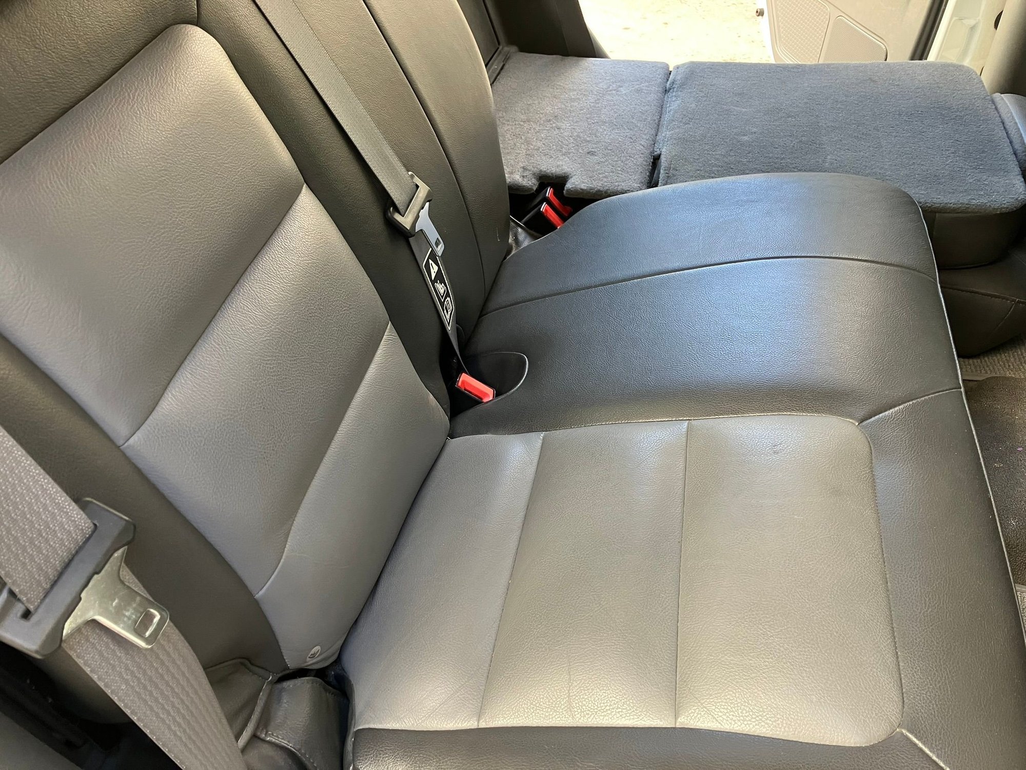 2004 Ford Explorer Sport Trac - 2004 Ford Explorer Sport Trac XLT - Used - VIN 1FMZU67K34UA15415 - 200,071 Miles - 6 cyl - 2WD - Automatic - SUV - White - San Diego, CA 92037, United States