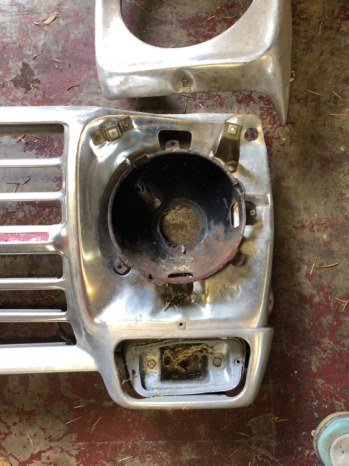 Exterior Body Parts - Grille Shell + Headlight Bezel 1967-69 F100 and F250 - Used - 1967 to 1969 Ford F-250 - Lake Oswego, OR 97034, United States