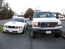 my previously mine 09 mustang gt and my 2001 f350 on 35x12.5