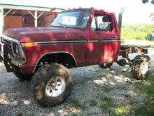 36' HUMMER tires off and 35" TSL SX and 35" boggers on the back.