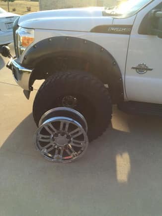 Nitto tires, 35x12.5r20 trail grappler