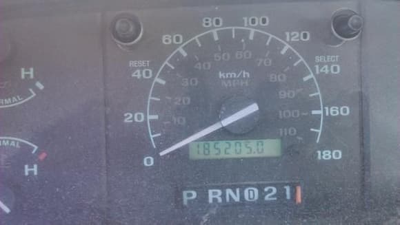 i took this pic to show how miles are on my truck. as u can see not all that many.