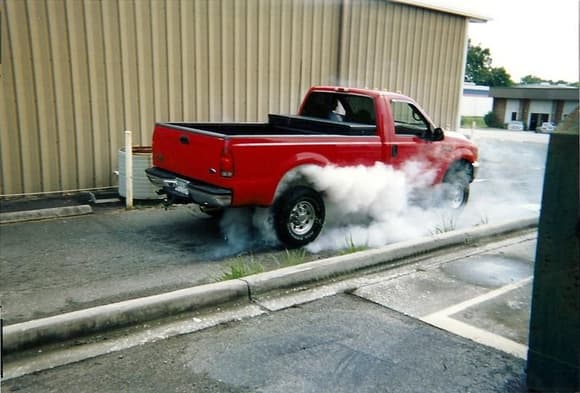 Everybody loves a 1-ton burn out
