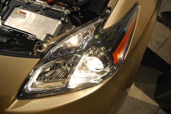 2010 Toyota Prius Drivers Side Headlight, Low Beams