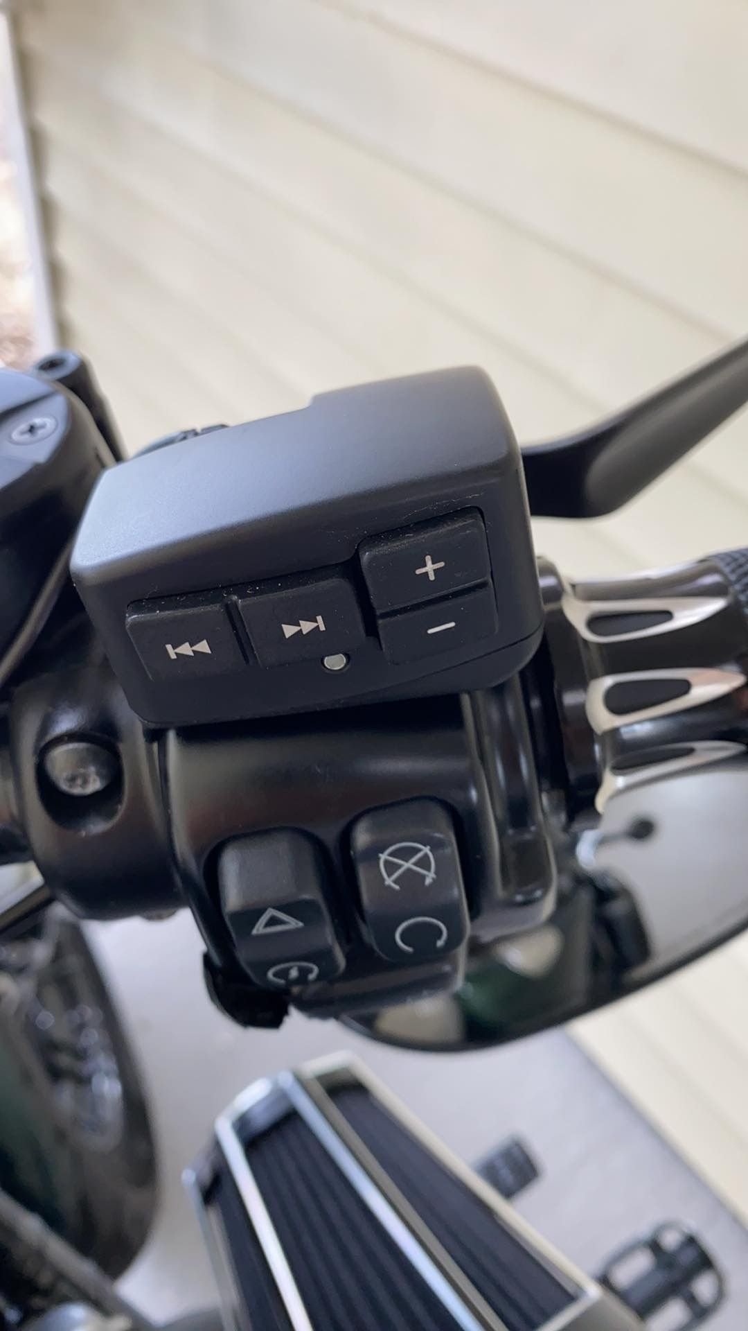 Help installing boom audio bluetooth cruiser speakers Harley Davidson