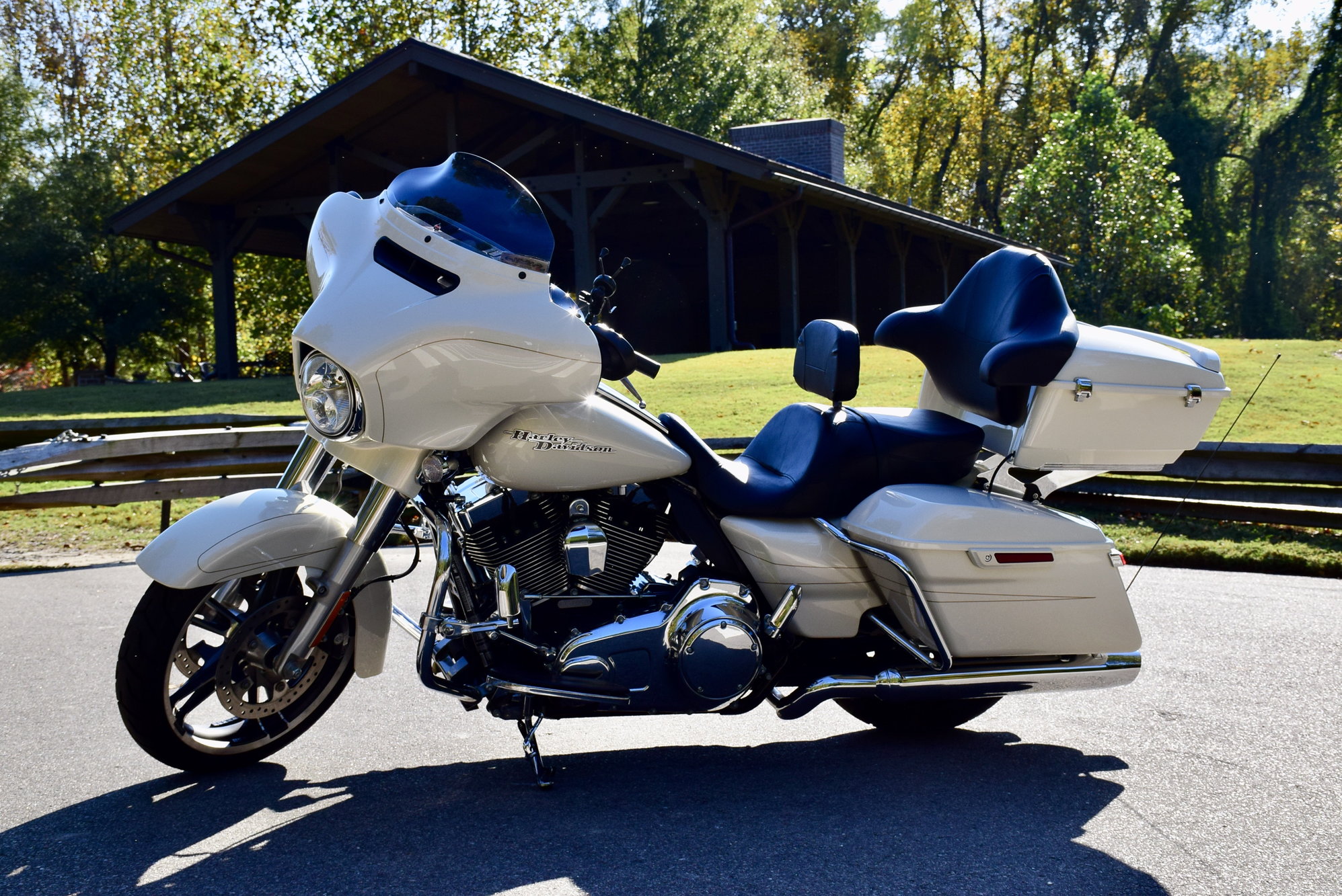 street glide special with tour pack