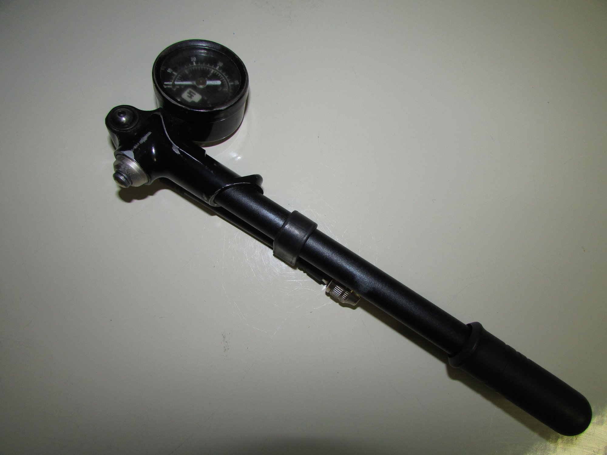 harley air shock pump