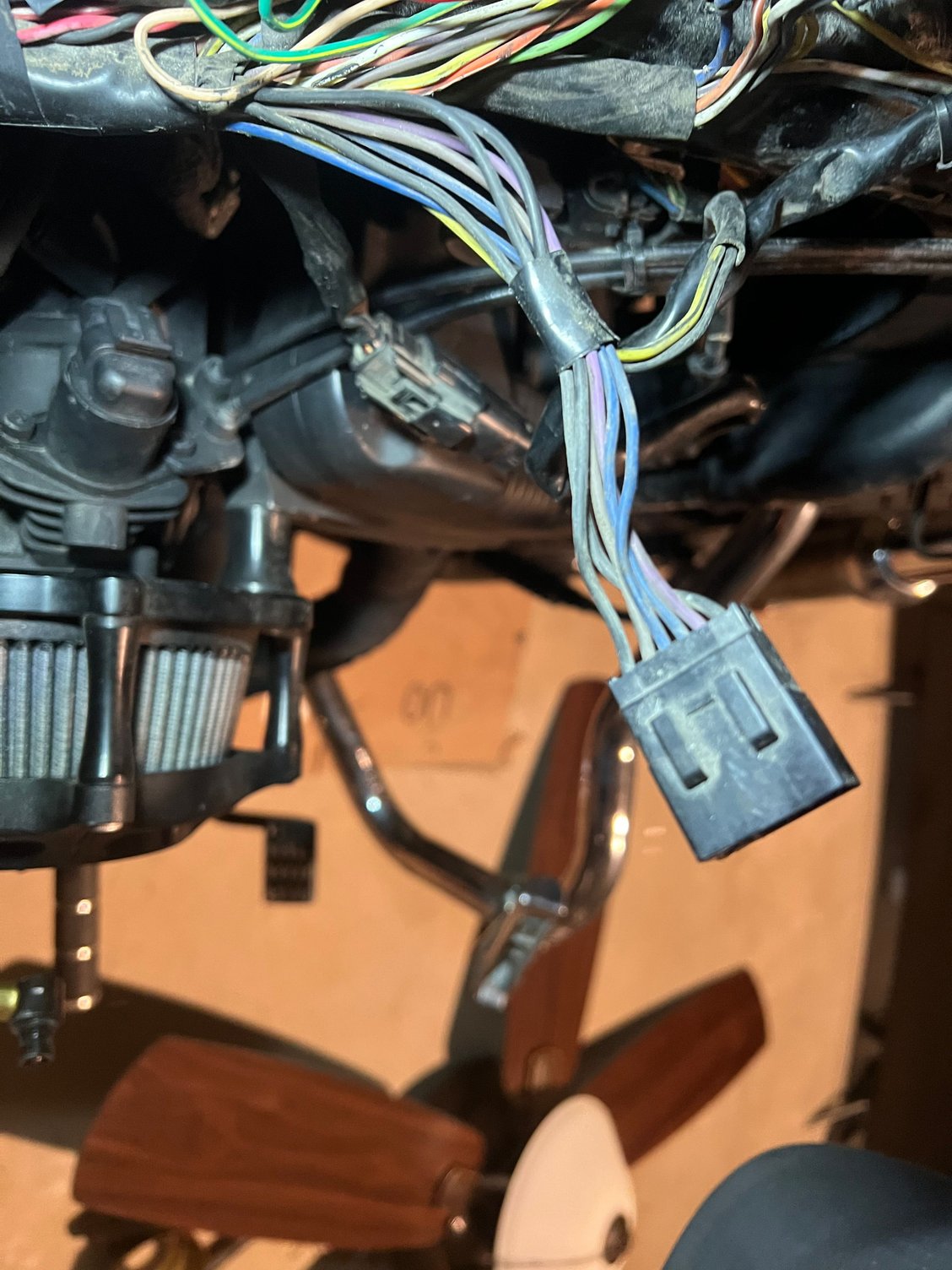 can't find the damn turn signal plug (female) Harley Davidson Forums