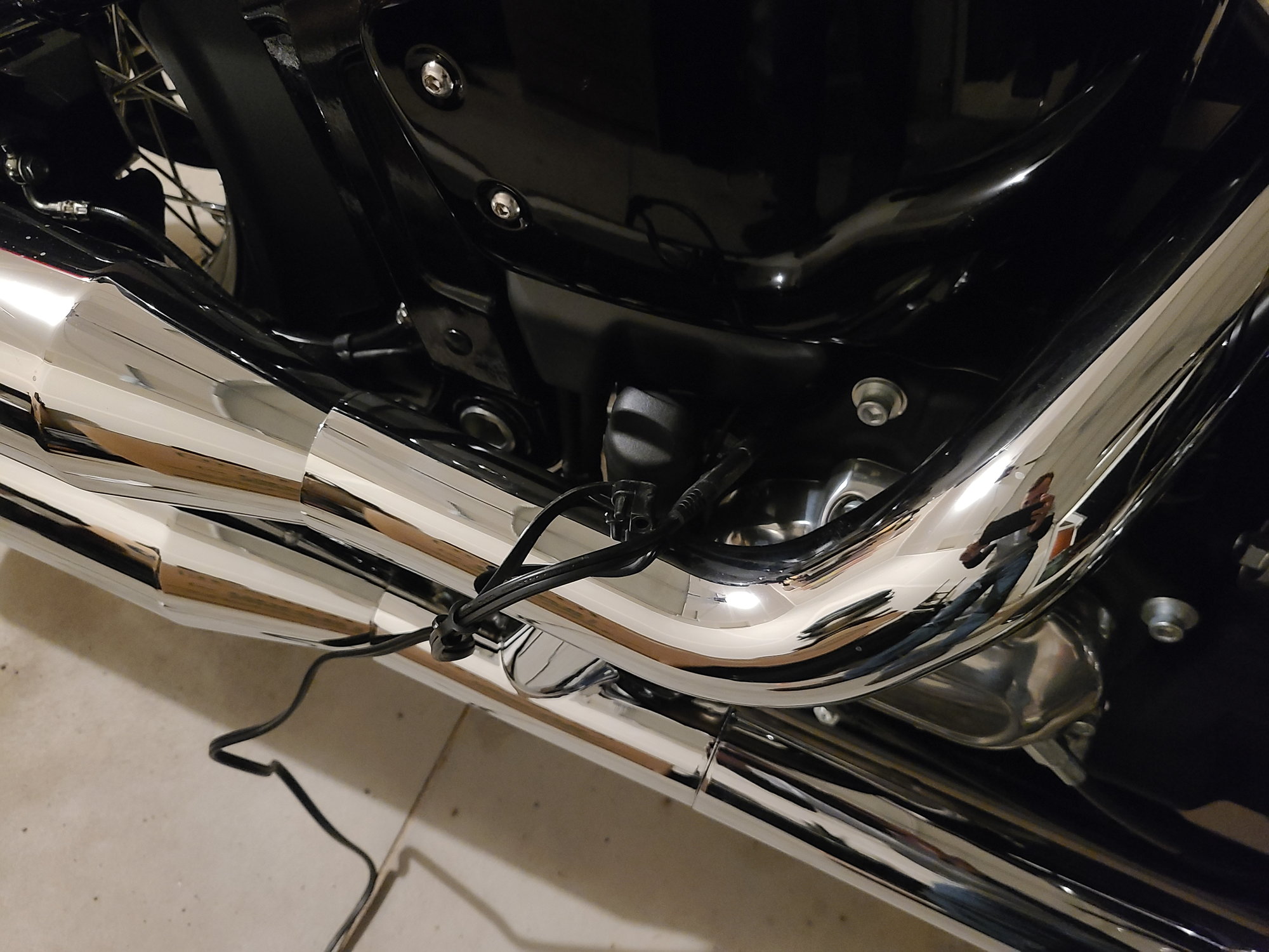 Is this safe to plug into the battery tender port on my 2020 Softail  Standard? : r/Harley