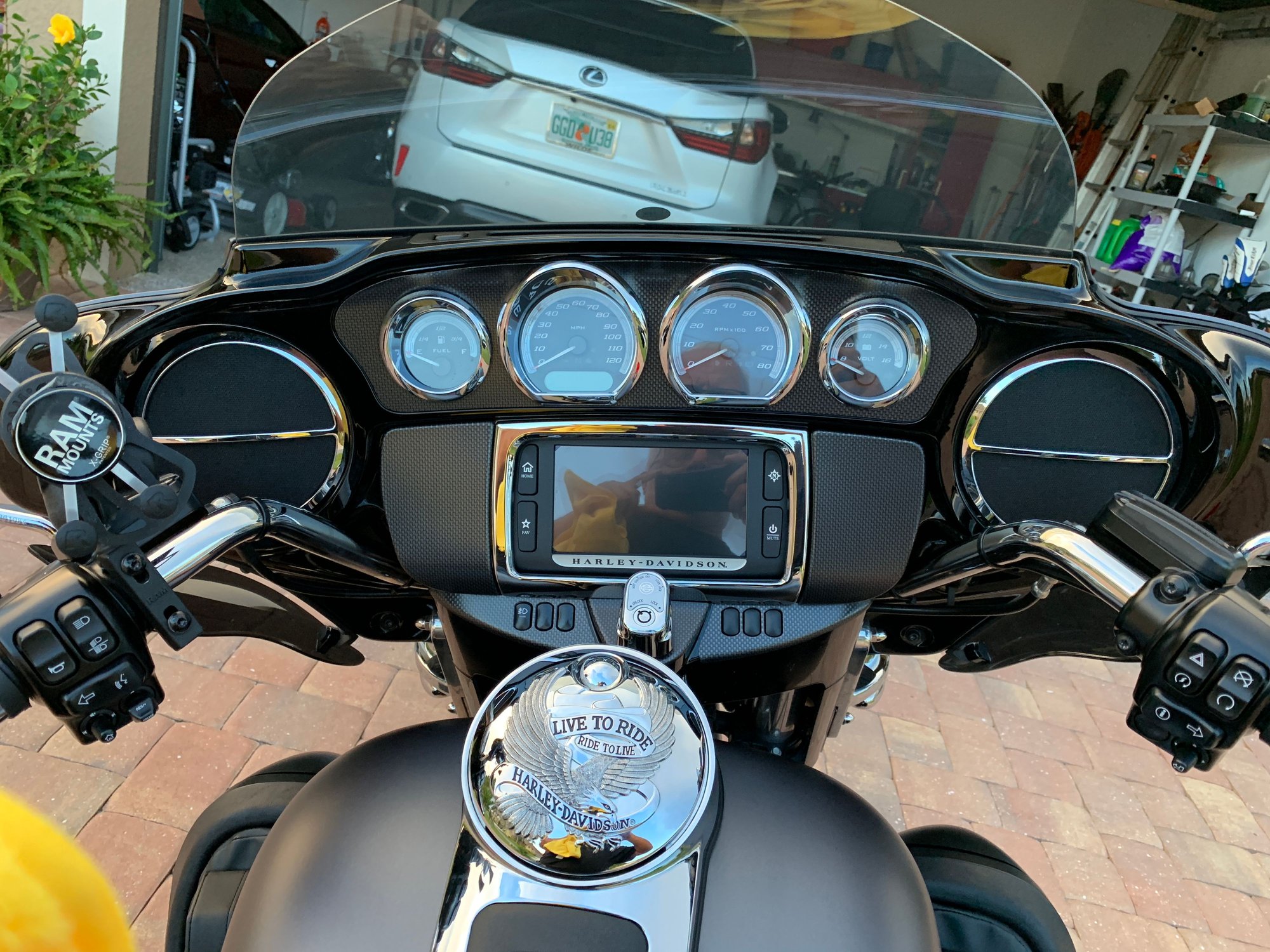 Pictures of carbon fiber dash insert Harley Davidson Forums