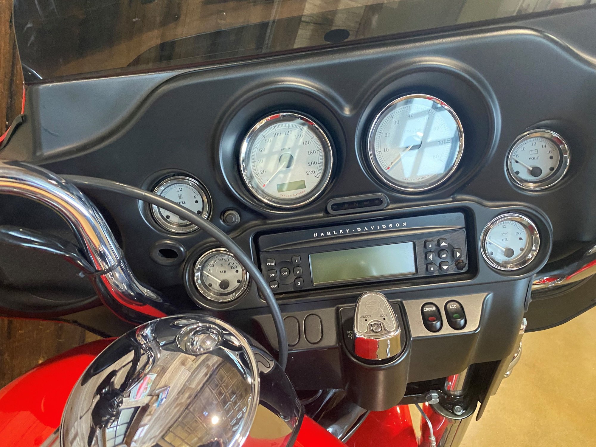 (2010 SG) Clutch Cable routing Page 2 Harley Davidson Forums