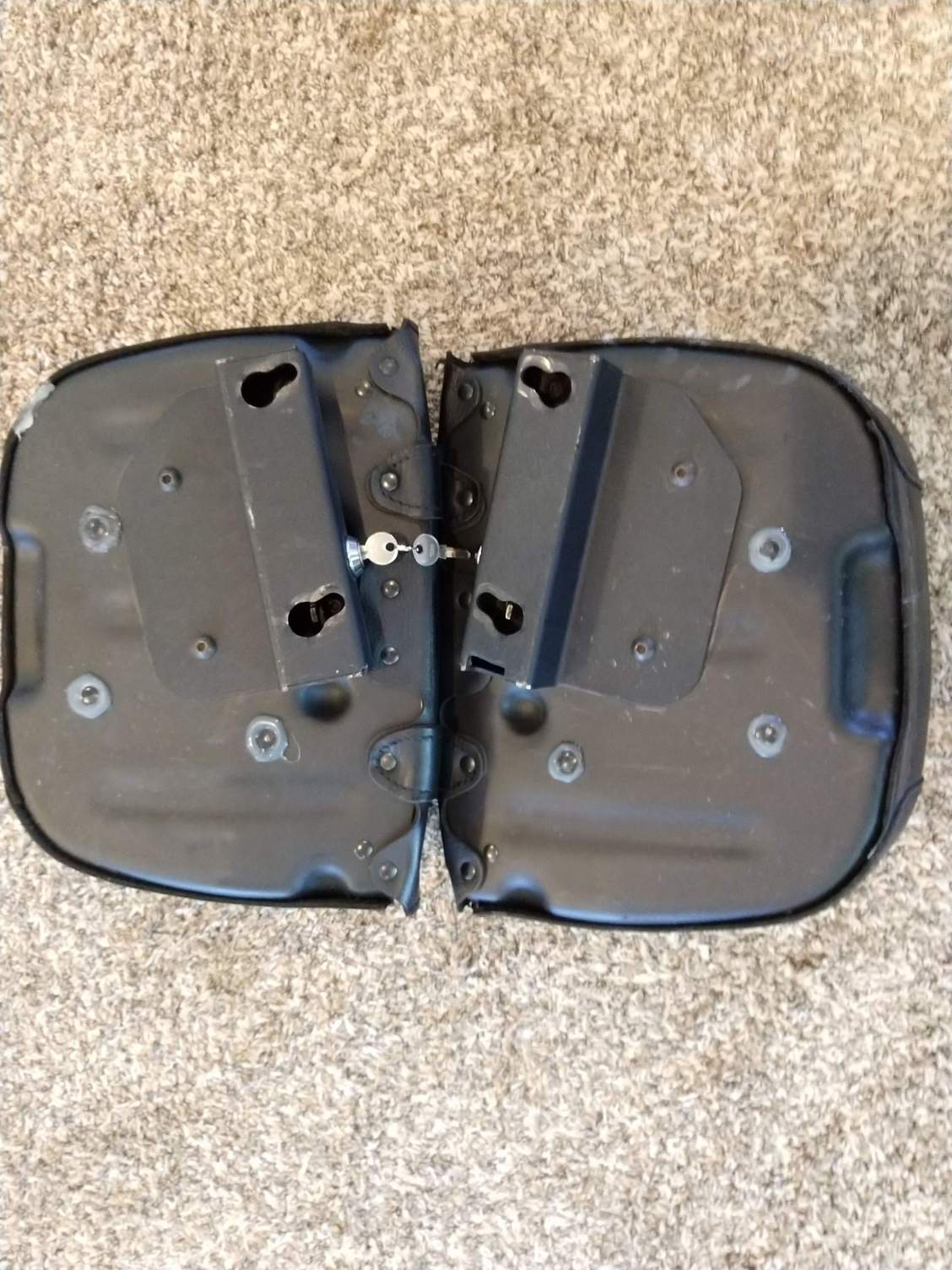 Crossbones SaddleBags Part9041908 Harley Davidson Forums
