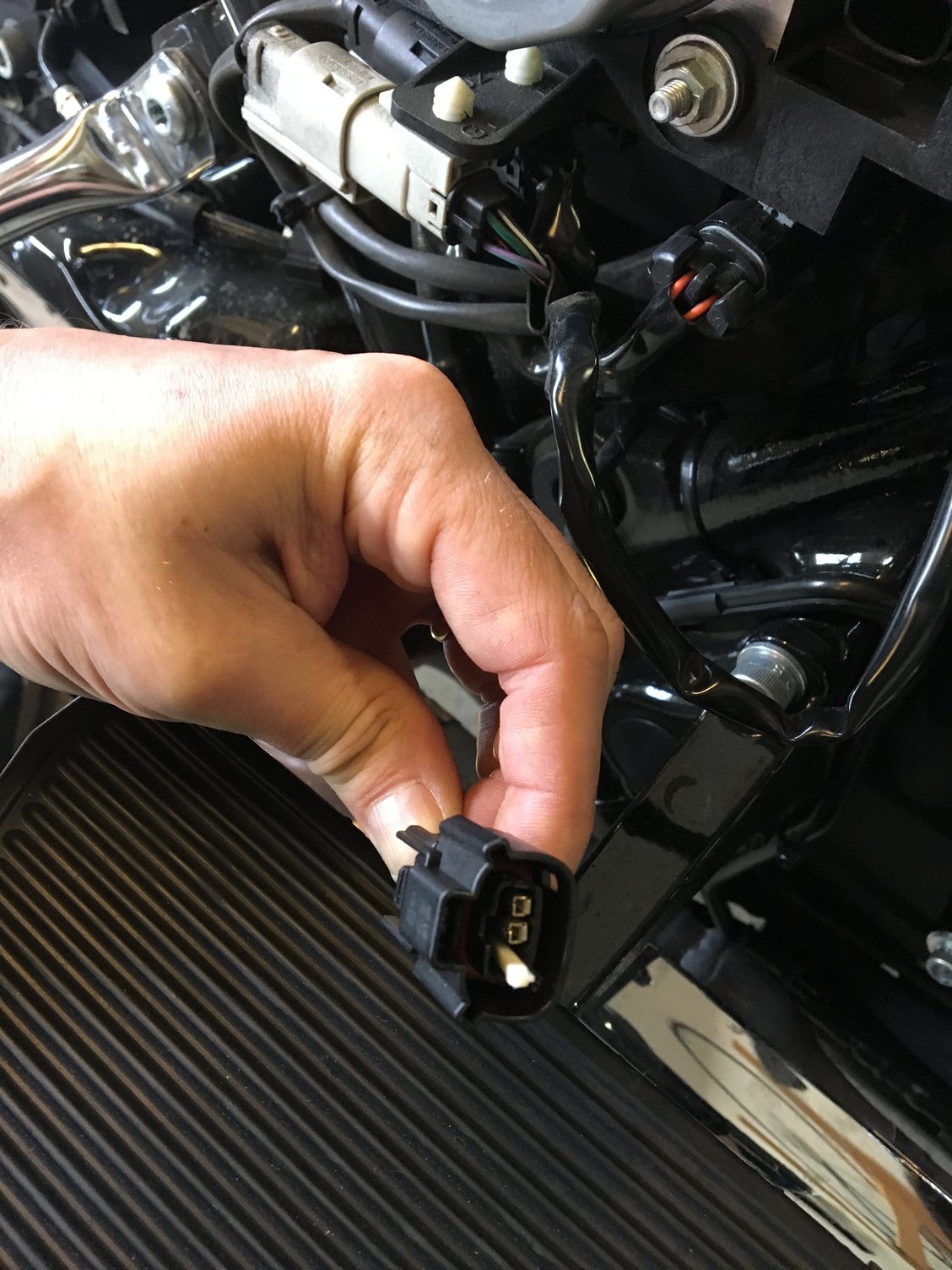 Help! How to install auxiliary electrical harness - Page 4 - Harley