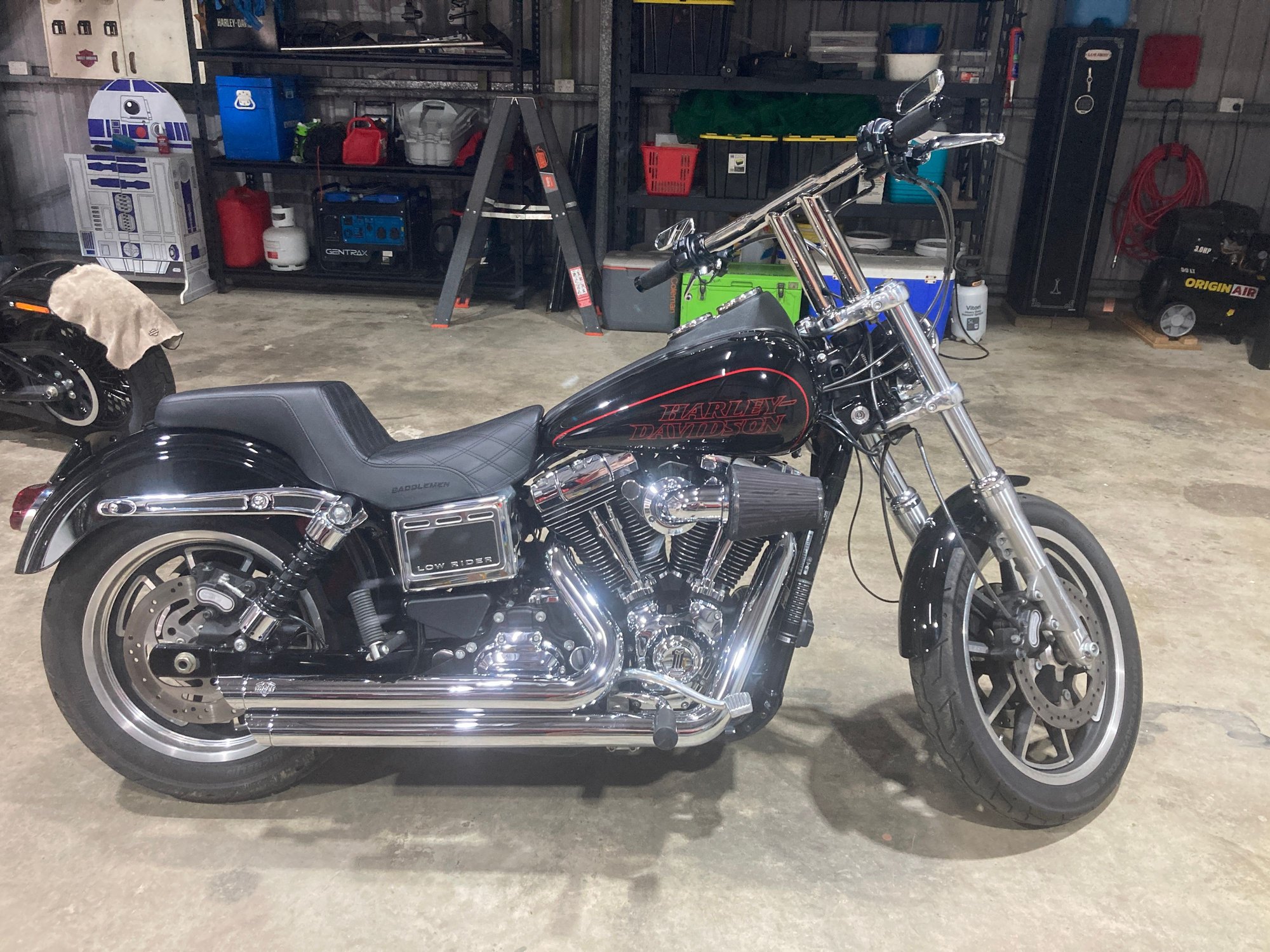 2017 FXDL -10 inch Burleigh 1 3/8 inch T Bars, moonsmc integrated taillight, saddlemen seat, Screamin Eagle Heavy Breather, Flush Gas Caps, Kuryakyn Lay Down - Next purchase will be a chrome Bassani 2 into 1 Full exhaust system. 