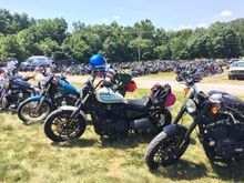 The field to park the bikes was pretty muddy and rough, a lot of baggers made me nervous just watching them!