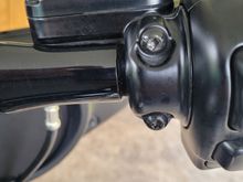 This is right grip. Fits proper 