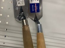 The cap already falling off the Chinese handle, before even one use. It’s the illusion of a real tool. 