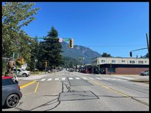 ... Downtown Hope BC... this is where "First Blood" was filmed... I lived here before that movie was made... way back in the early 70's... the town has not changed much in those days... except the housing prices... what use to sell for $25,000 is now half a million, or more...