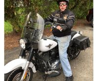 2011 Fatboy Lo with leather-covered handlebars.