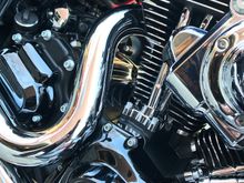 Gloss black cam cover and transmission end cover