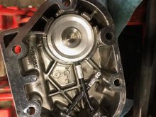 Hydraulic unit replaces the ramp mechanism, held in with original C clip.