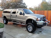 DSC01251[1]
the tow vehicle,02 7.3l 6speed cc lb, 6.5" procomp lift, 325/35/18 MTZs, 12k warn behind factory bumper, air bags, onboard air &amp; tank, train horns, aux fuel tank,05 H-D head lights, 5K 35W HIDs in head lights &amp; fog lights, leer shell, AFE st2, wicked wheel, strait piped, BD gauges....