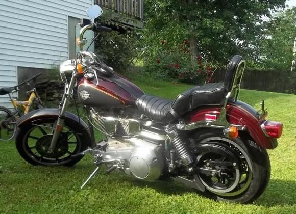  . . . & an actual FXSB in the wild ! 1 year only Bike with Chain Primary & rear Belt Drive , Evo motor in the 4 Speed Frame Kicker !