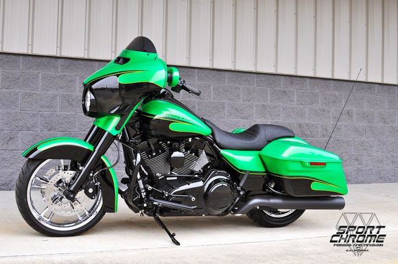 FLHX Street Glide with Chrome wheels by Sport Chrome